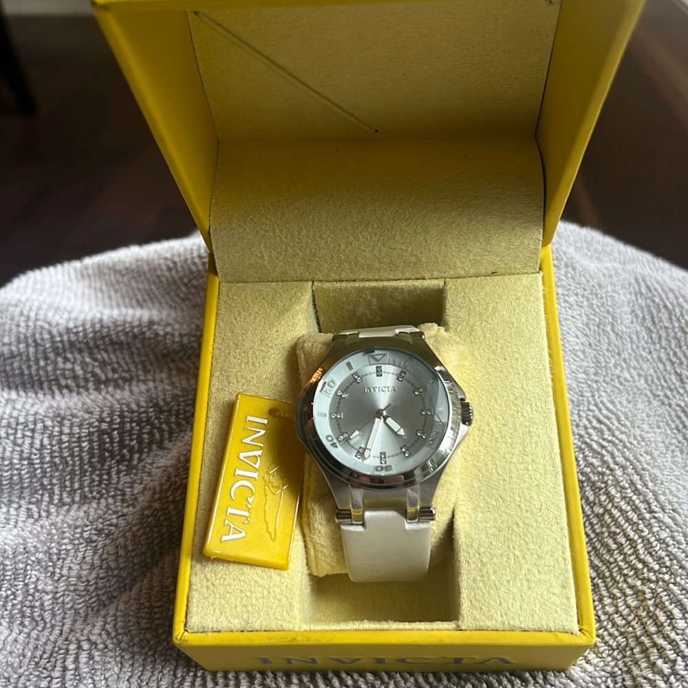 Invicta ladies watch- mdl#21755 Crystal with leather band-new in box with tags